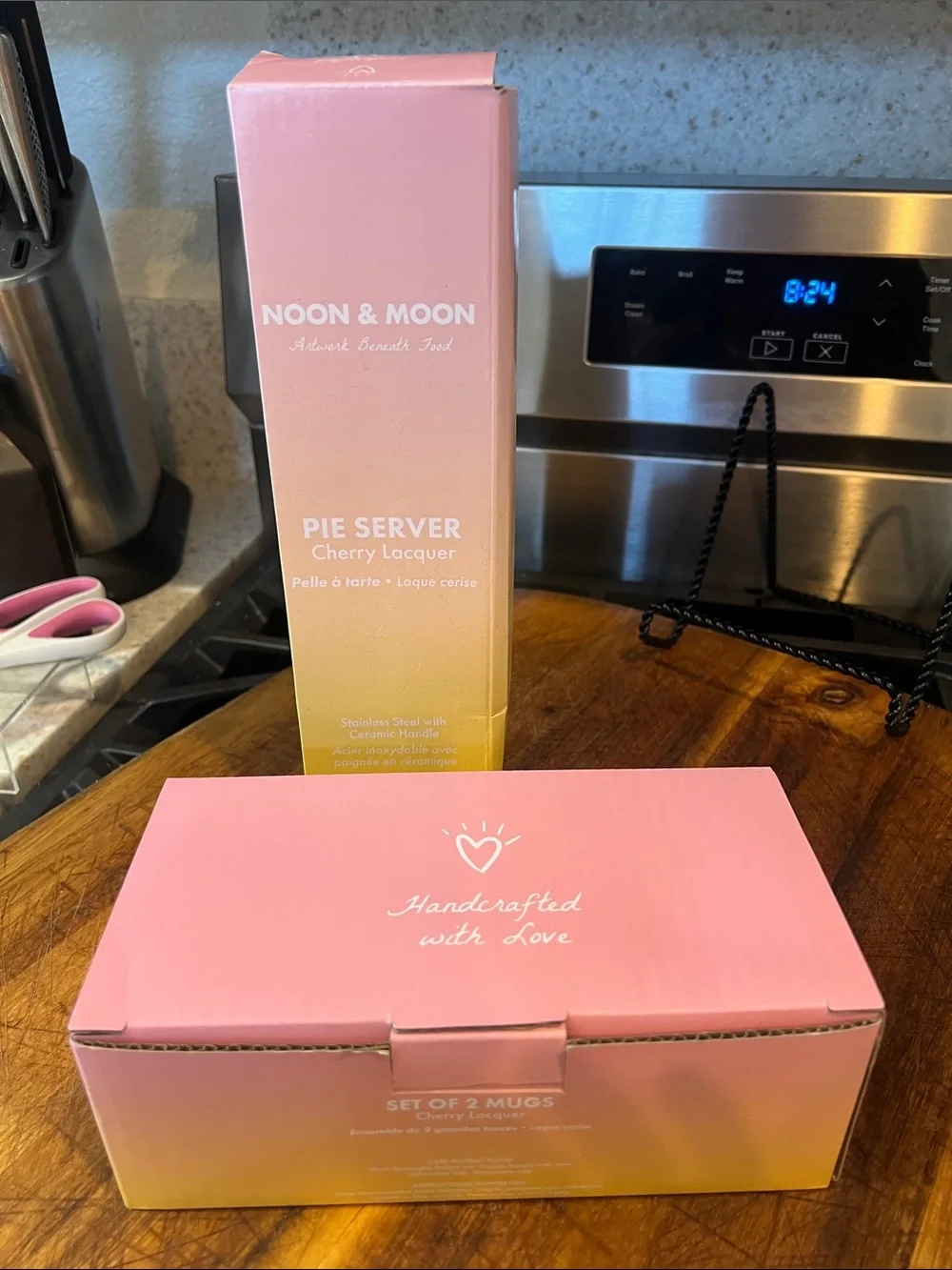 NIB Noon & Moon Cherry Lacquer Ceramic Mug Set (2) & Matching Pie Server